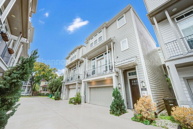 Foto del edificio - 253 W 27th St