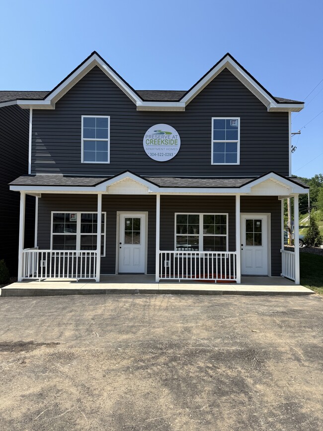 Building Photo - 6290 Davis Creek Rd