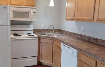 Building Photo - 550 Lowell Ave