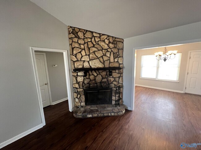 Foto del edificio - 12918 Dickens Ln