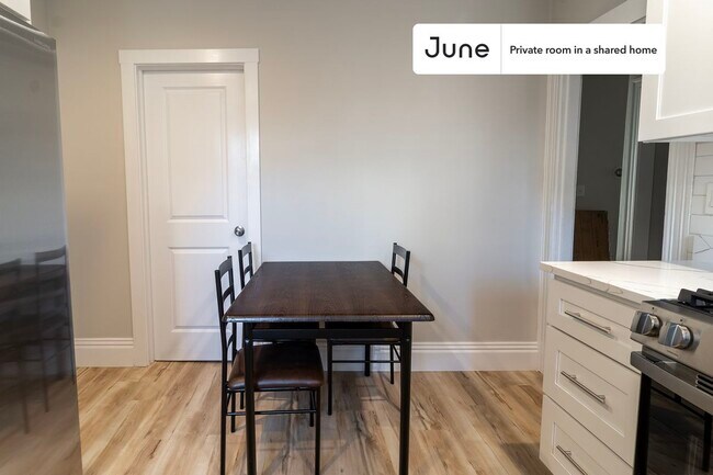 Foto del edificio - Room in Shared 5 bed/2 bath home in Brookline