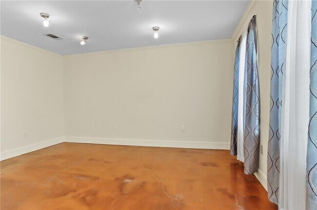 Foto del edificio - 2663 Toulon Dr