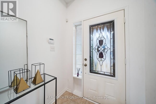 Photo du bâtiment - 505 Rossland Rd E