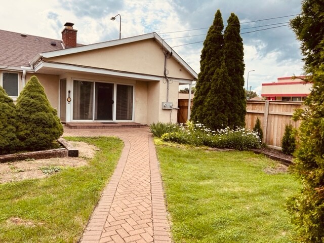 Foto del edificio - 127 N Northwest Hwy