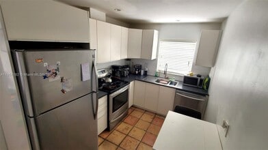 Building Photo - 7757 SW 86th St