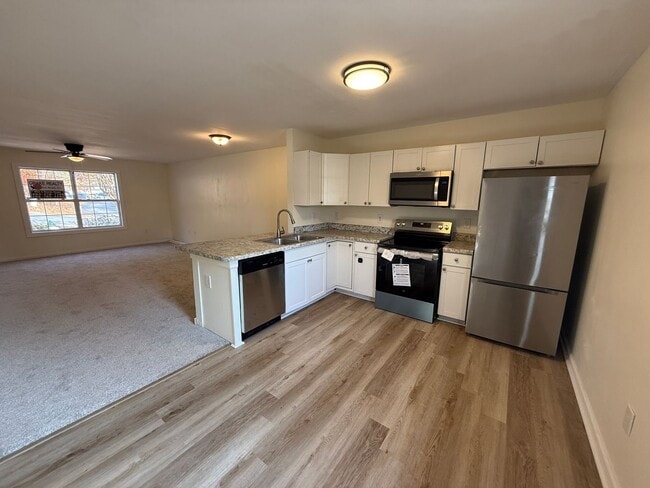 Building Photo - Convenient West Athens 2BD/2.5BA Townhome Minutes from UGA