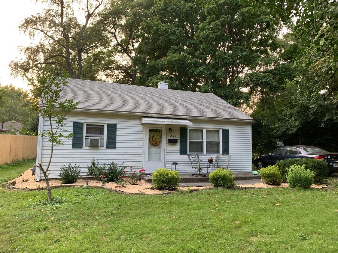 Primary Photo - Two Bedroom Single Family Home