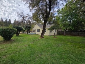 Building Photo - 13197 La Barr Mdws Rd