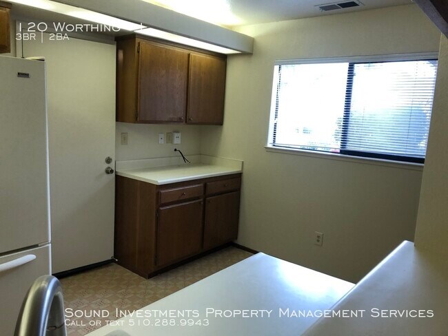 Building Photo - 120 Worthing