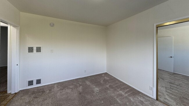 Building Photo - 244 S Doheny Dr