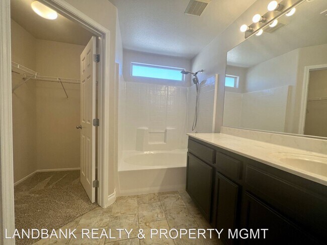 Foto del edificio - 4 br, 2.5 bath House - 8007 Duneville St