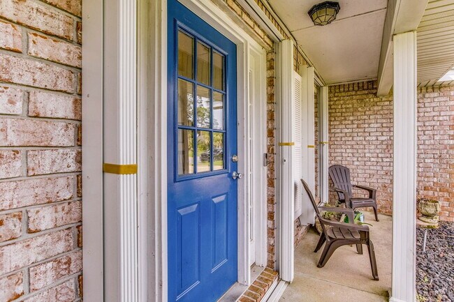 Building Photo - Available first week of May!