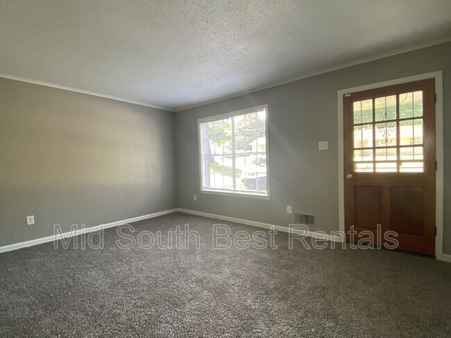 Foto del edificio - 1862 Warner Ave