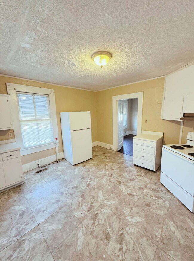 Building Photo - 730 Liberty St, Macon, GA 31201