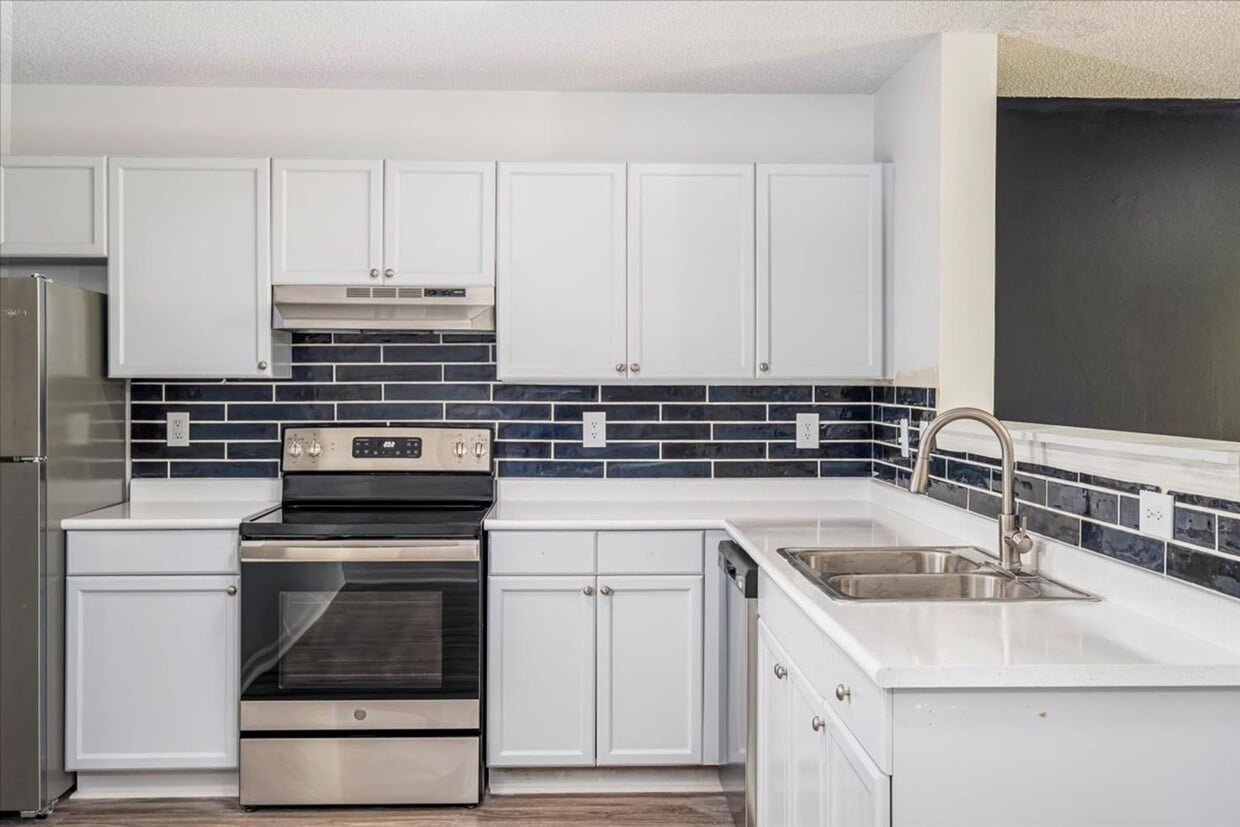 Carlson Bay Luxury Apartments Apartments at 3500 Carlson Bay Cir