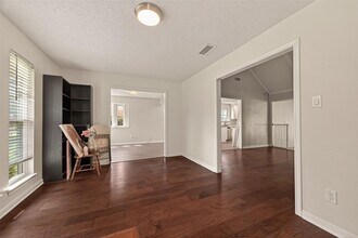 Building Photo - 14507 Ravenhurst Ln