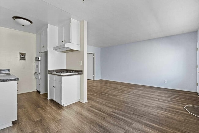 Building Photo - 530 E. Harvard Rd.