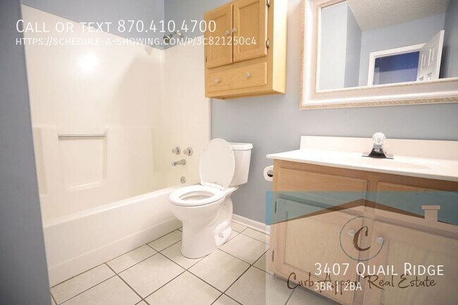Building Photo - 3 bed / 2 bath home with fireplace - Valle...