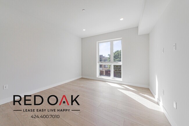 Foto del edificio - 5320 Cartwright Ave