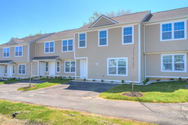 Building Photo - 2 Story on Twisted Oak | Oak Tree Townhome...