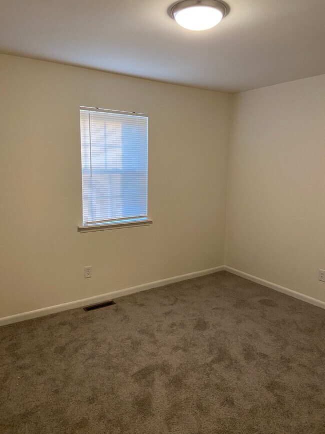 Bedroom - 304 S Center St