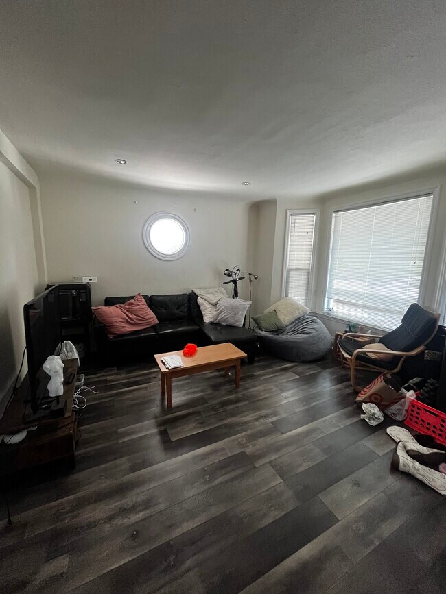 Foto del edificio - 362 N 7th St