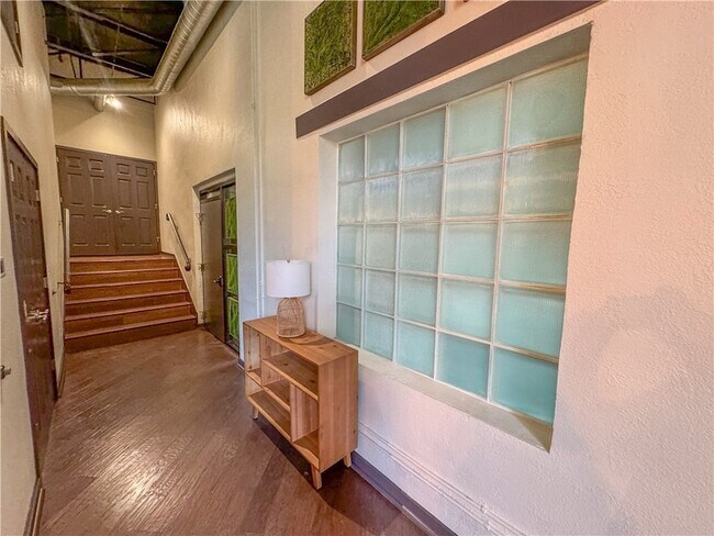 Foto del edificio - 313 E Lafayette St