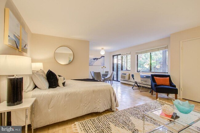 Foto del edificio - 2325 42nd St NW