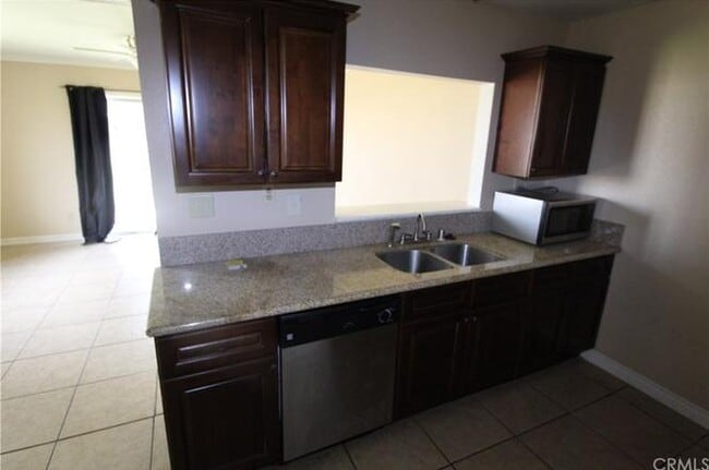 Building Photo - 6565 Mojave Ave