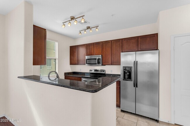Foto del edificio - 240 W Juniper Ave