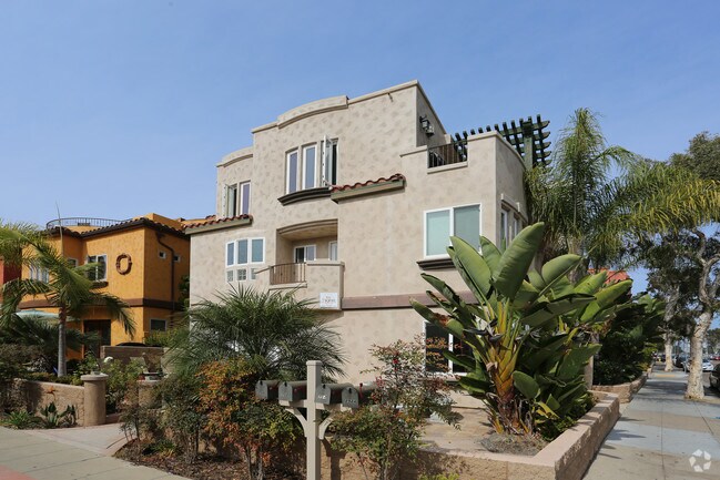 Building Photo - Castillos del Sur