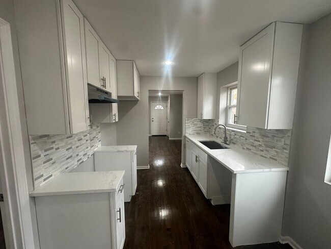 Building Photo - Welcome Home!