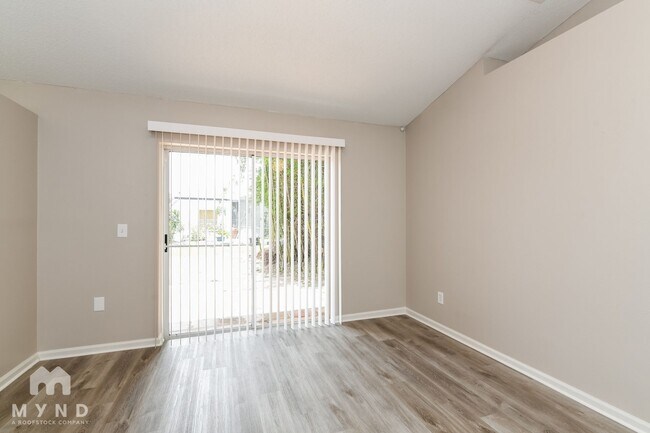 Building Photo - 2581 Sage Dr