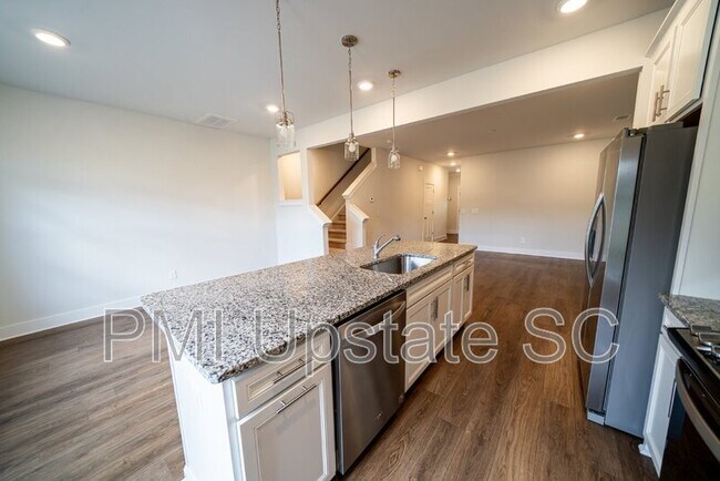 Foto del edificio - 32 Mardale Ln