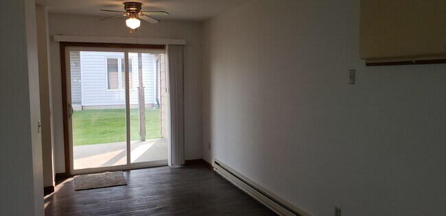 Building Photo - 1722 Delaware Dr