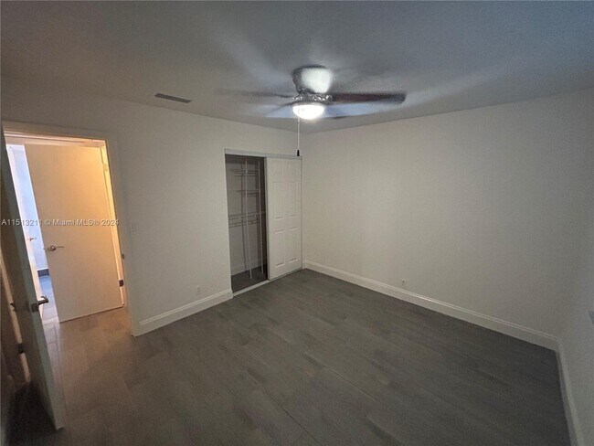 Foto del edificio - 3777 NW 78th Ave