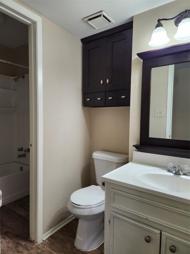 Foto del edificio - 205 N Forest Dr