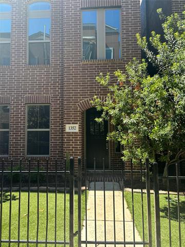 Primary Photo - 1352 Branchwood Pl