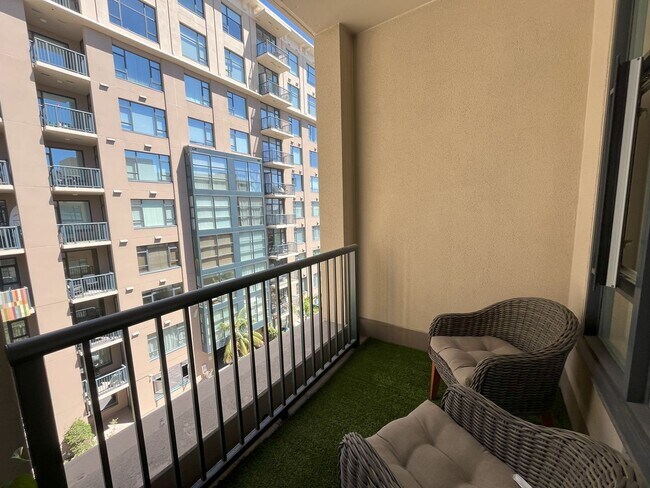 Foto del edificio - Top floor 1 Bed/1Bath Condo in  Gaslamp
