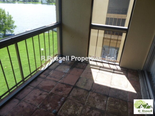Building Photo - 572 Orange Dr