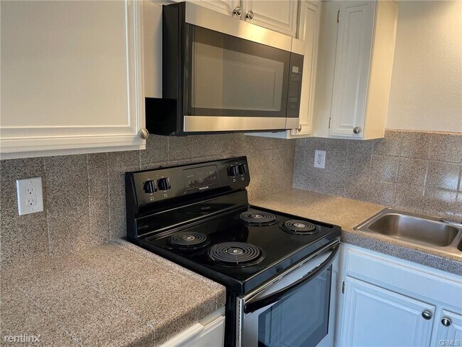 Foto del edificio - 2 br, 2 bath 4plex - 45225 Sunset Ln Apt 4...