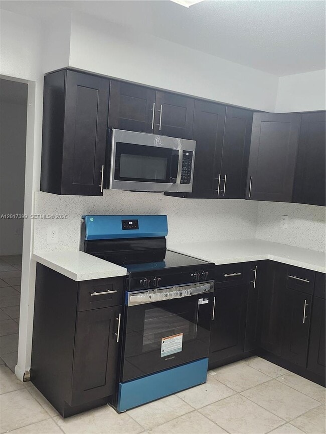Building Photo - 3901 SW 51st St
