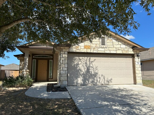 Building Photo - Charming Home In New Braunfels