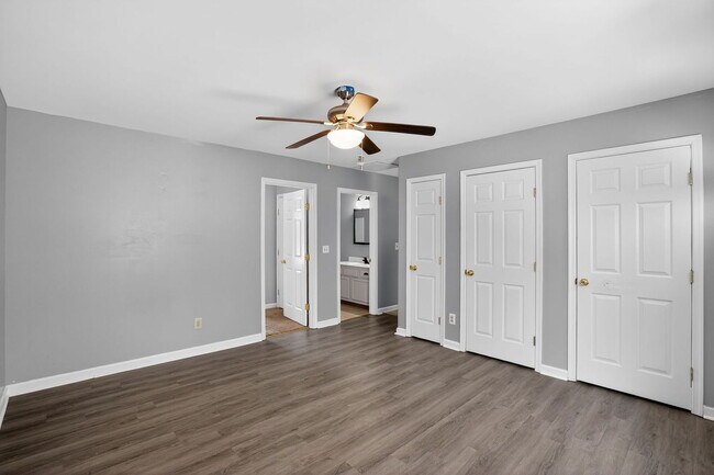 Foto del edificio - 40077 Big Chestnut Rd