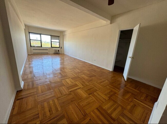 Foto del edificio - 303 Beverley Rd