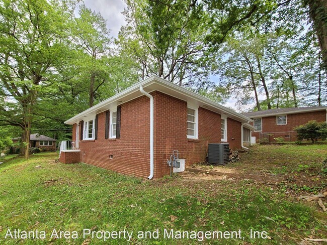 Foto del edificio - 3 br, 2 bath House - 3225 Forrest Hills Dr