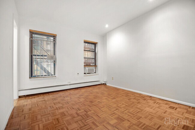 Foto del edificio - 24 W 46th St