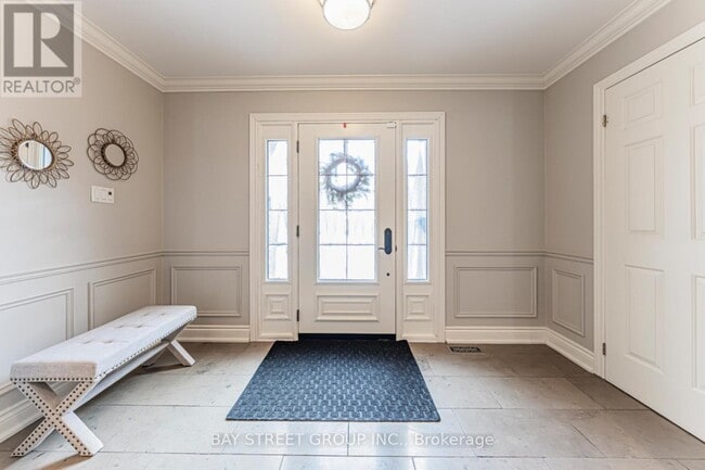 Building Photo - 2191 Dunvegan Ave