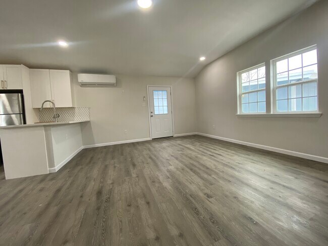 Building Photo - 5710 Belfast Dr