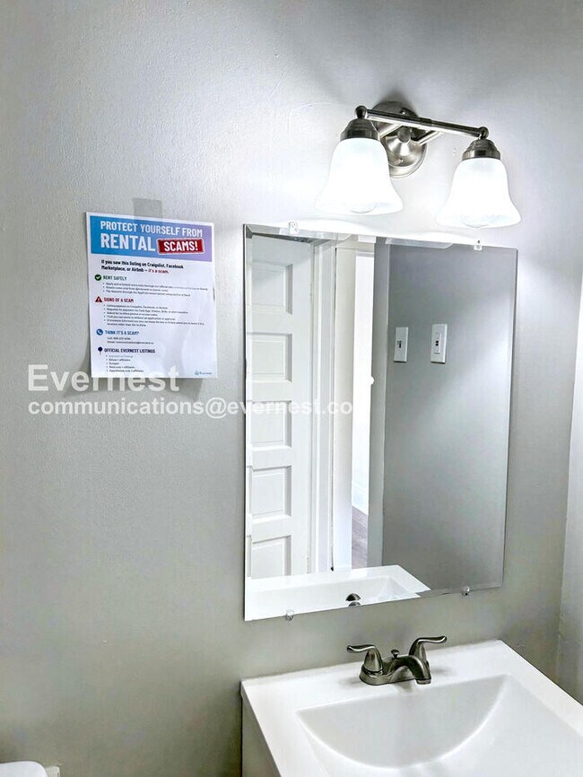 Foto del edificio - 2216 E 82nd St